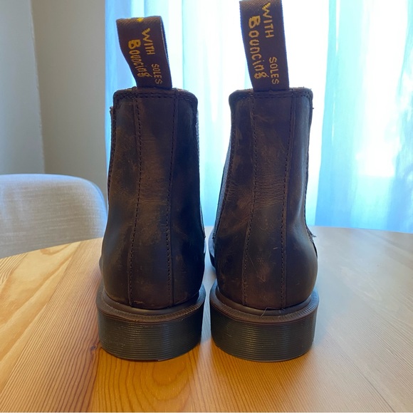 Dr. Martens 2976 Crazy Horse Leather Chelsea Boot, Size 9 - Picture 7 of 11